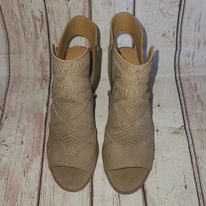 Universal Threads Wedge Booties